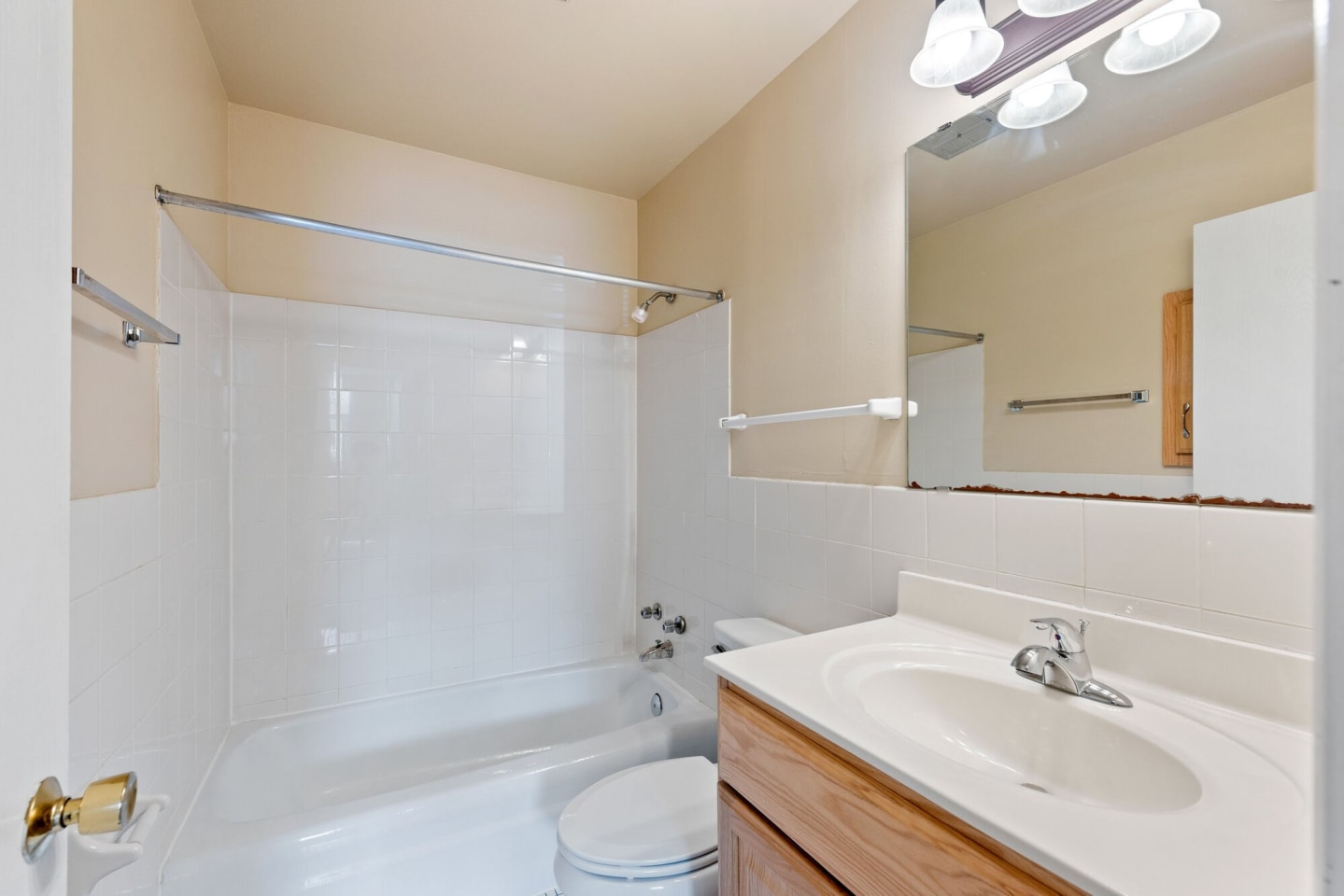 Shamrock Court Apartments Image 19
