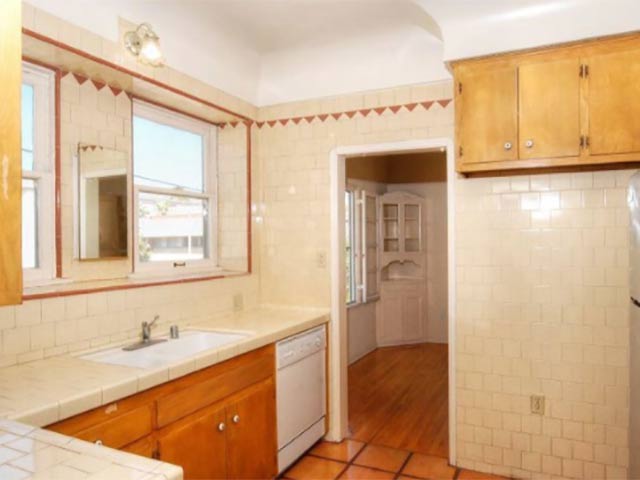 935 S Sherbourne Dr Image 5