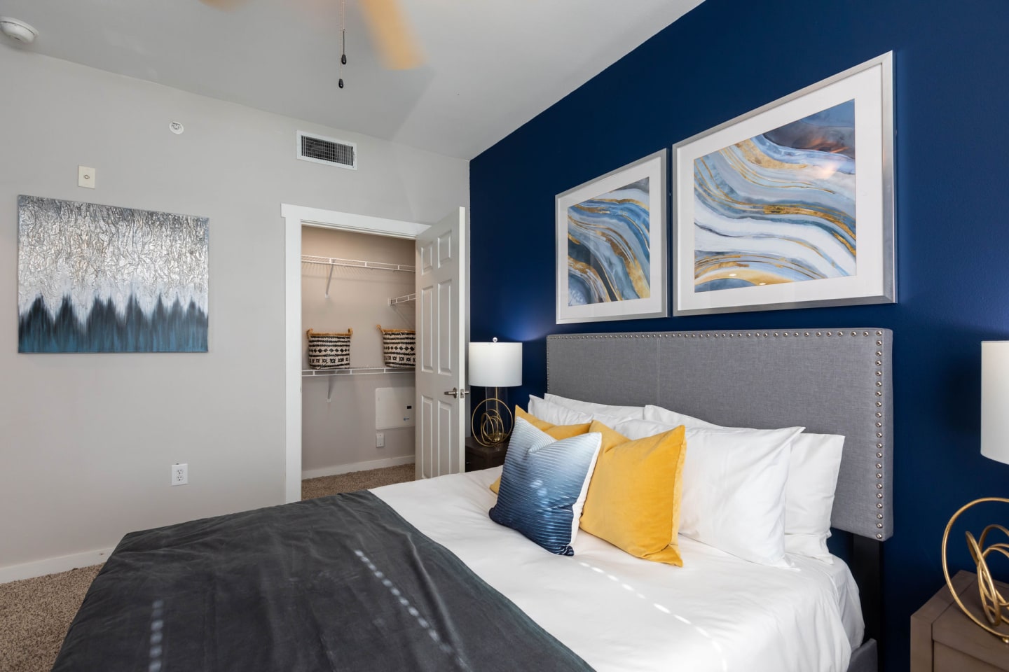 Lakefront Villas Image 13