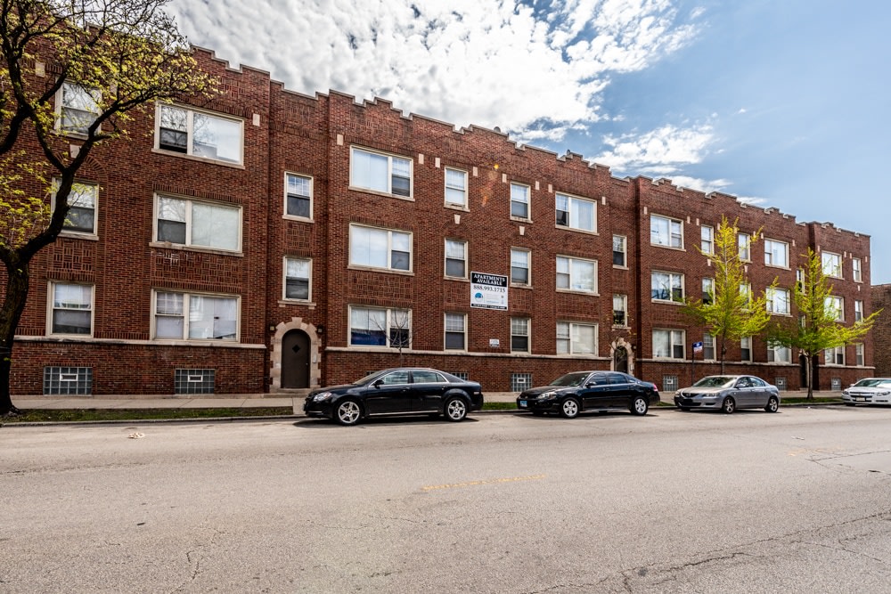 6829 S King Dr Image 11
