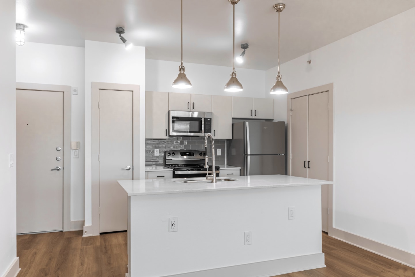 5225 Maple Avenue Image 30