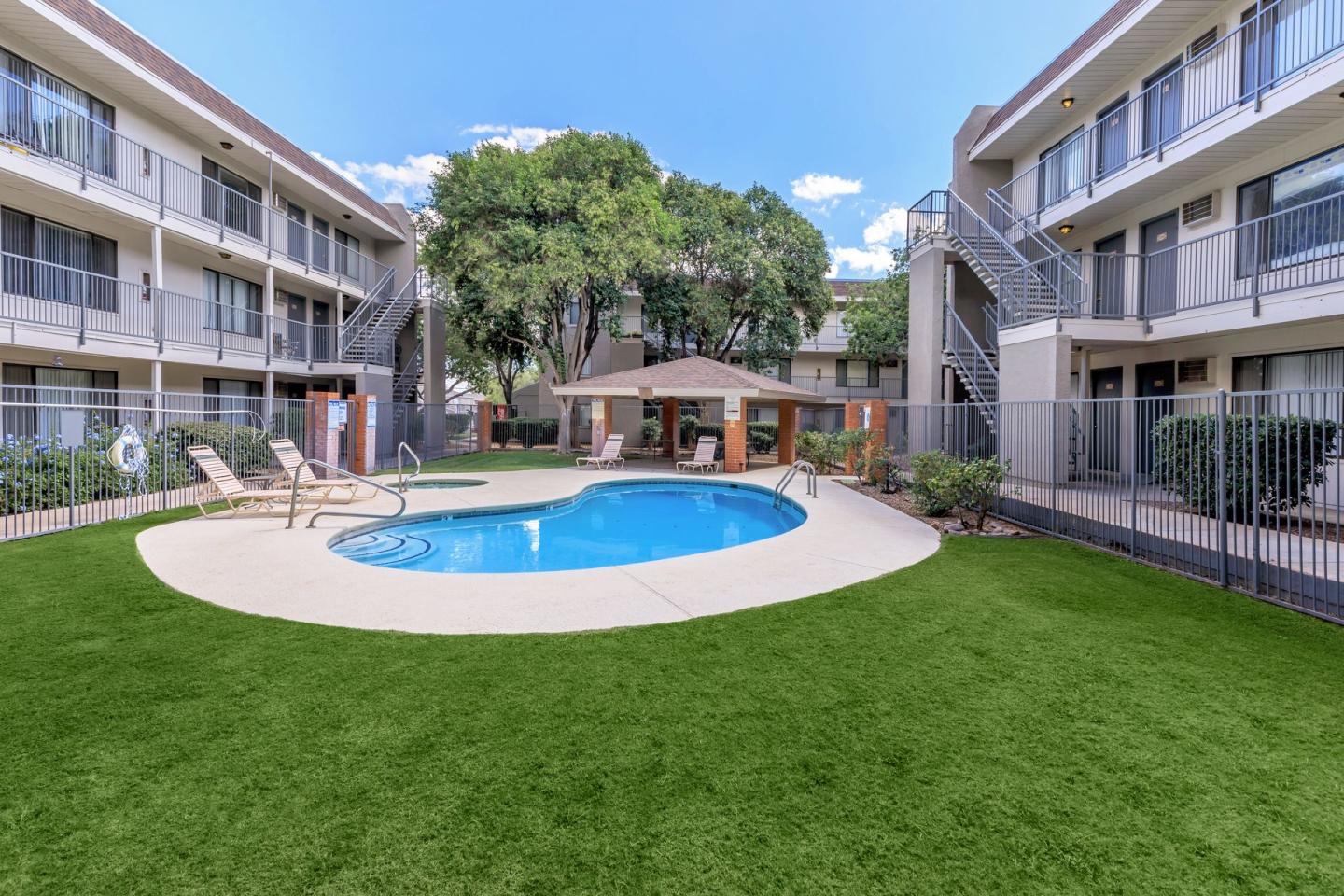 Sterling Pointe Image 2