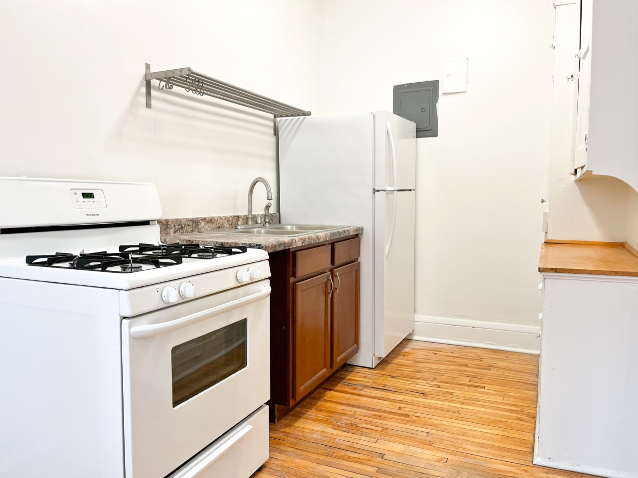 Oakview Apartments Image 2
