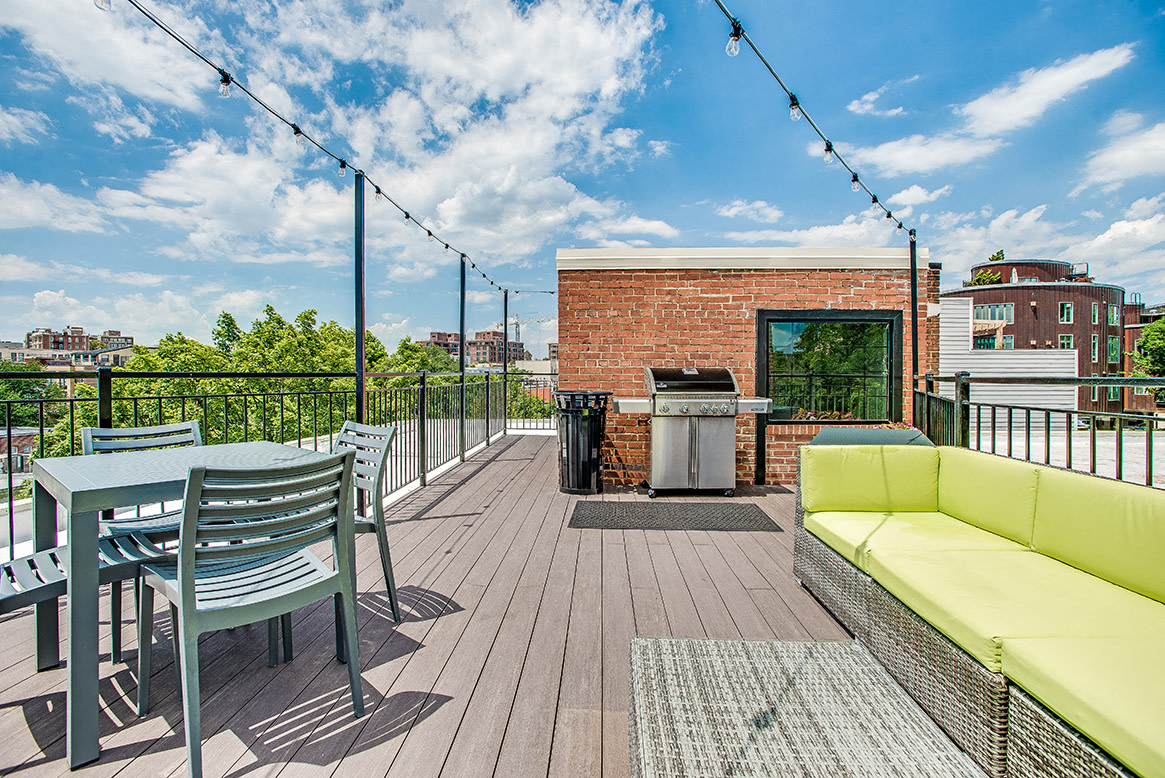 2231 Ontario Image 12