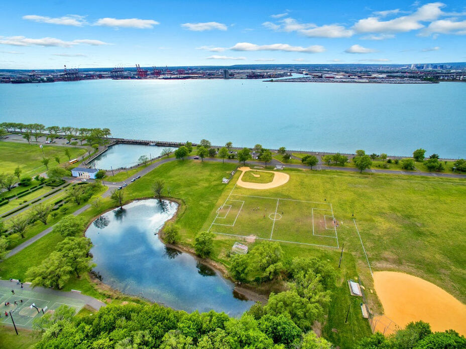 Park Bayonne Image 20