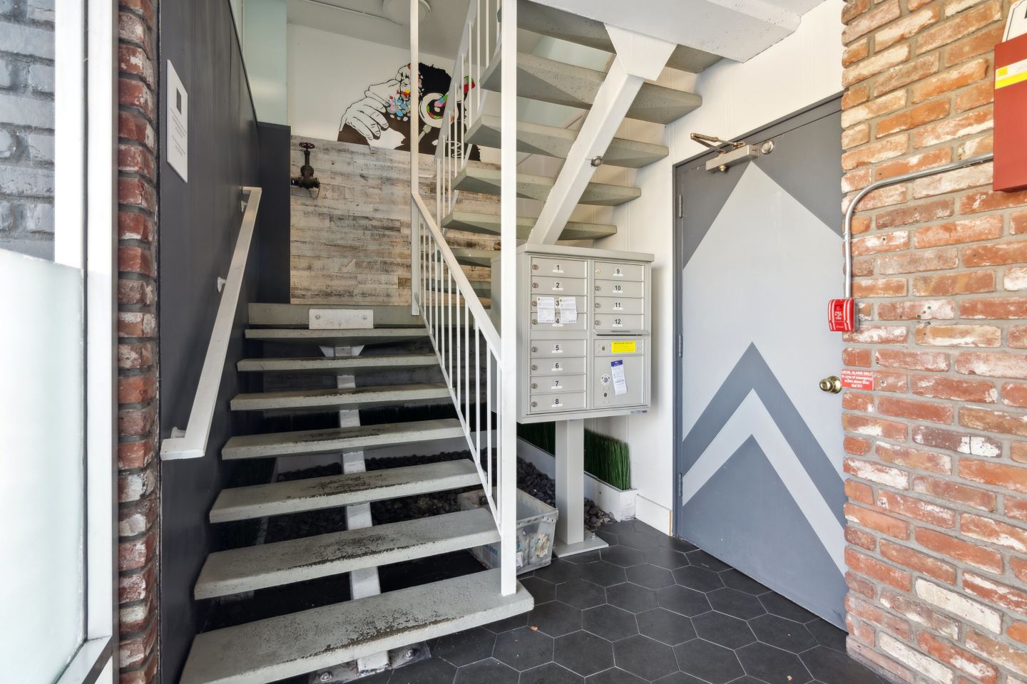 2252 Parker Street Image 10