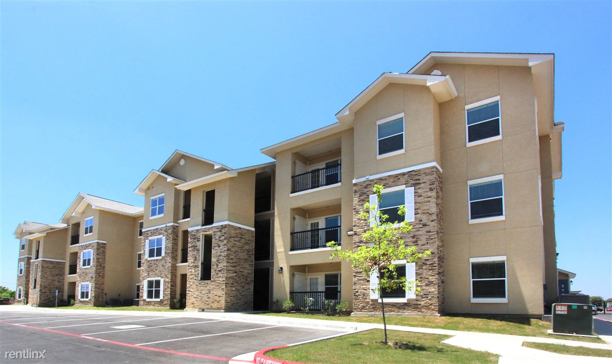 Stone Knights Apartments Image 2
