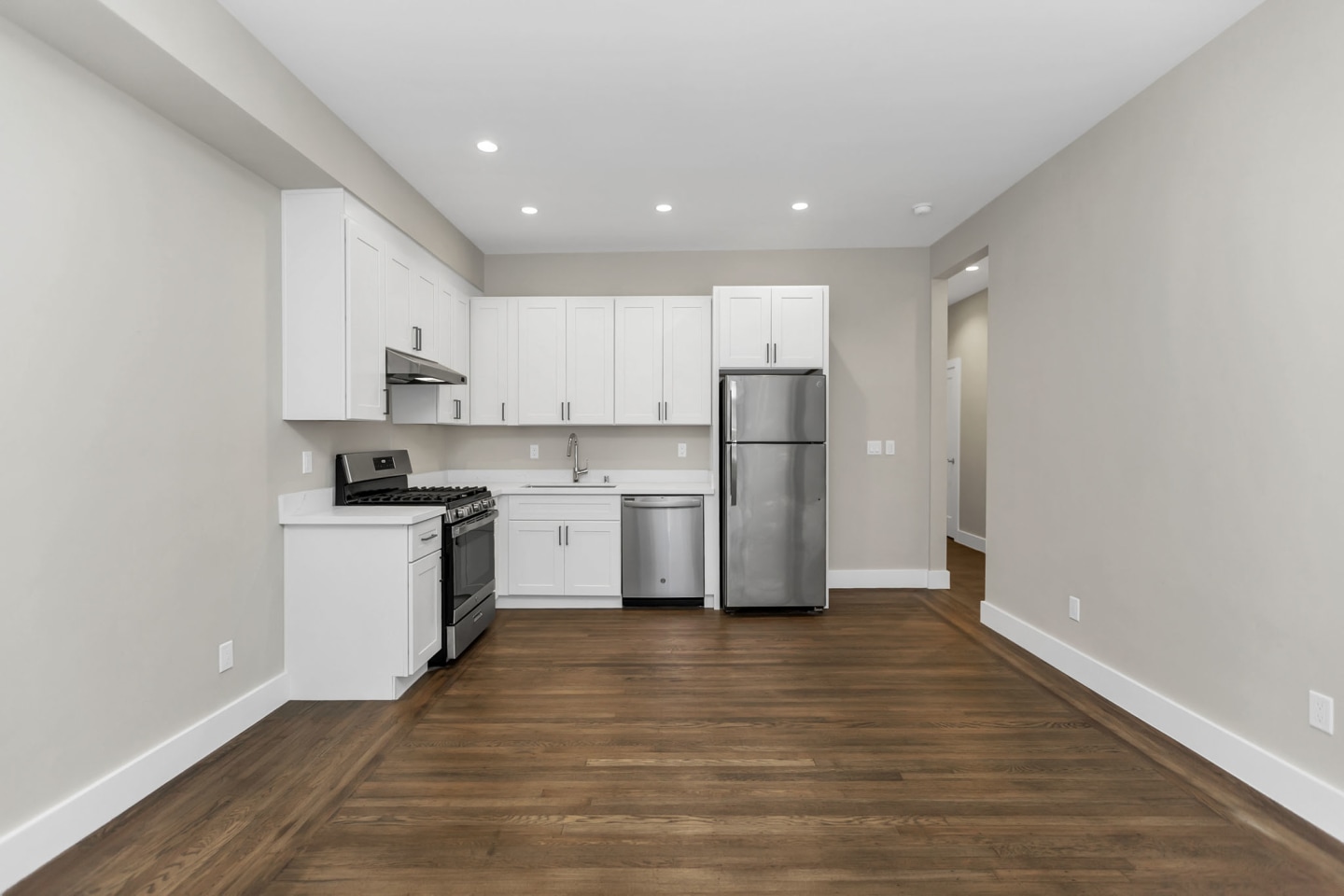 Oak Shrader Apartments Image 8