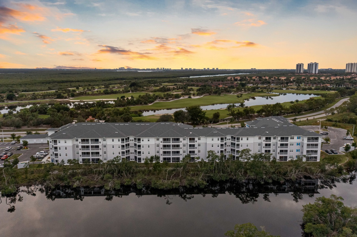 MainSail Apartments Marco Shores Image 26