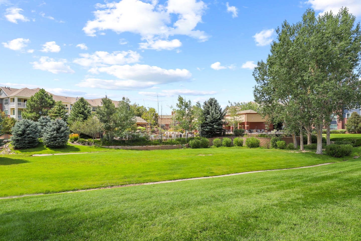 Parker Hilltop  Apartments Image 36