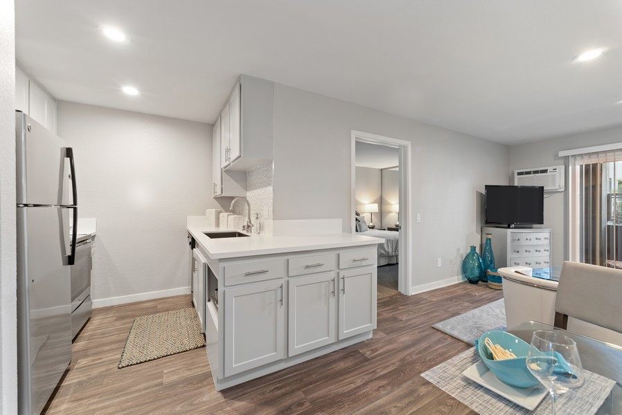 Pointe Luxe Apartment Homes Image 4