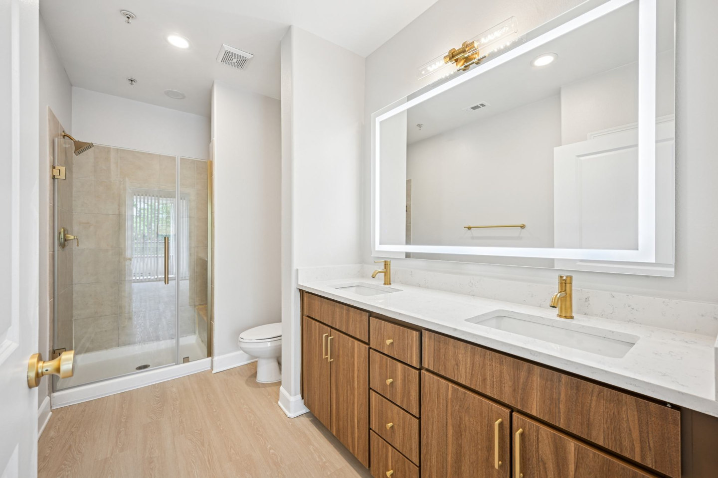 4550 Cherry Creek Image 24