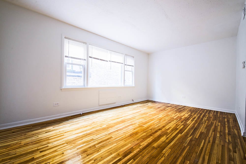 2041 E 75th Image 3