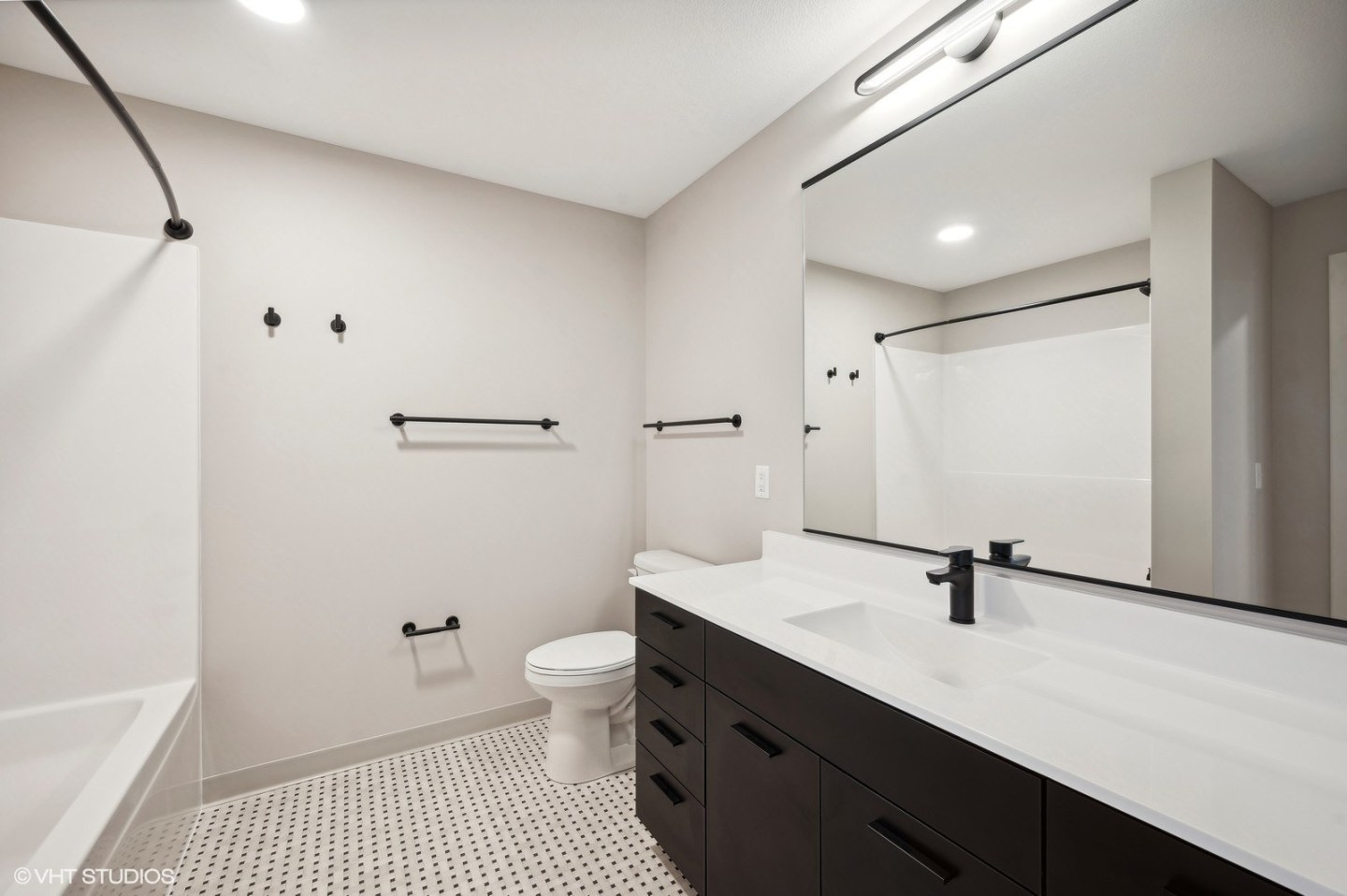Harbourline Apartments Image 7