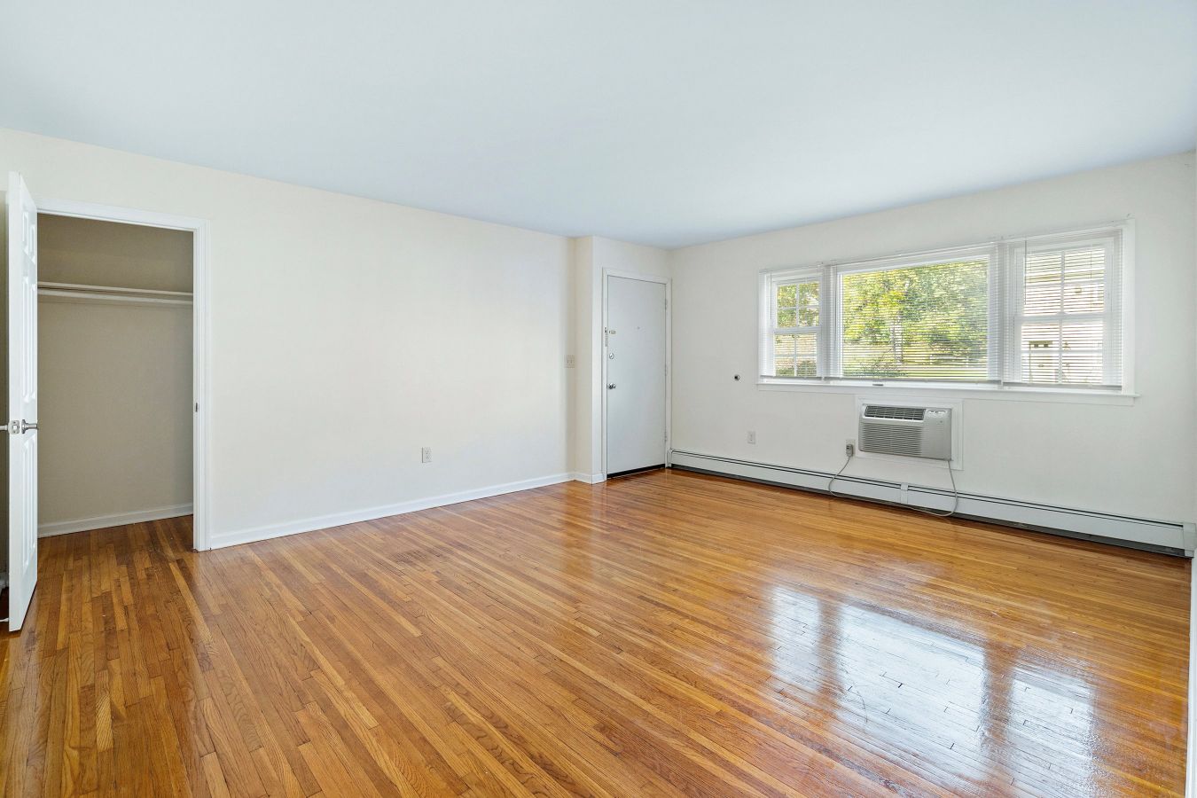 Newtonian Gardens Apartments Image 20