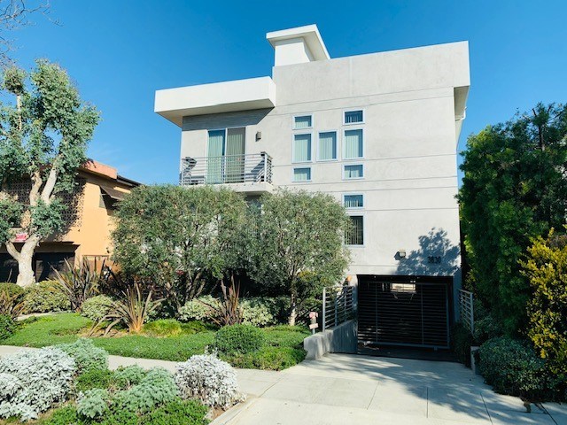 3630 Mentone Ave. Image 1