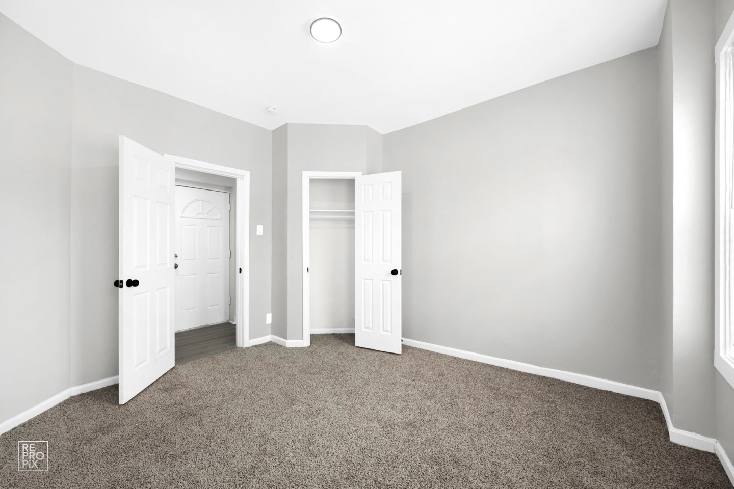 5749 W Chicago Image 13