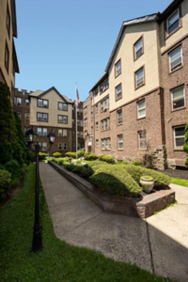 English Manor Image 5