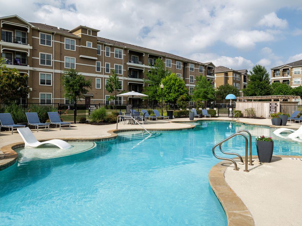 Avalon Frisco at Main Image 15
