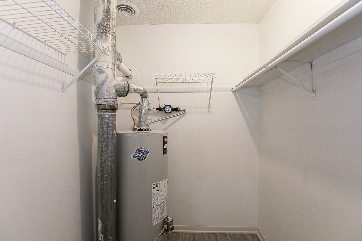The Chateau Apartments Image 12