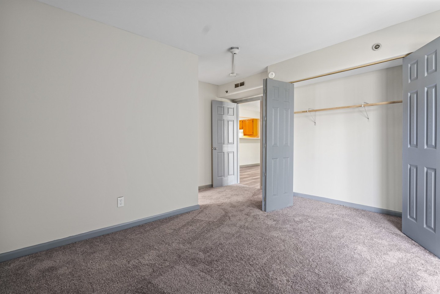 The Hill Apartments Image 9