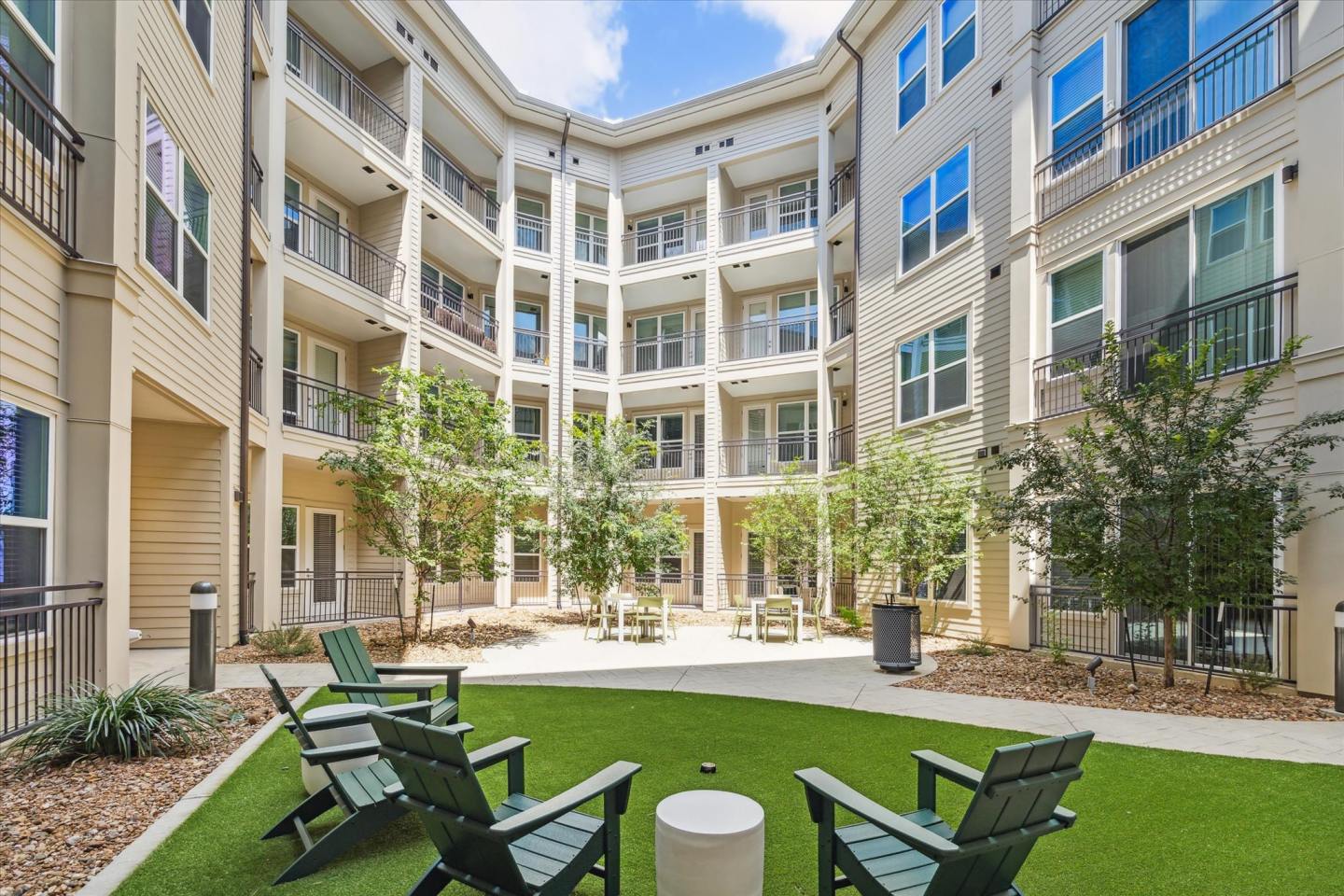 The Flats at Hooper Hill Image 23