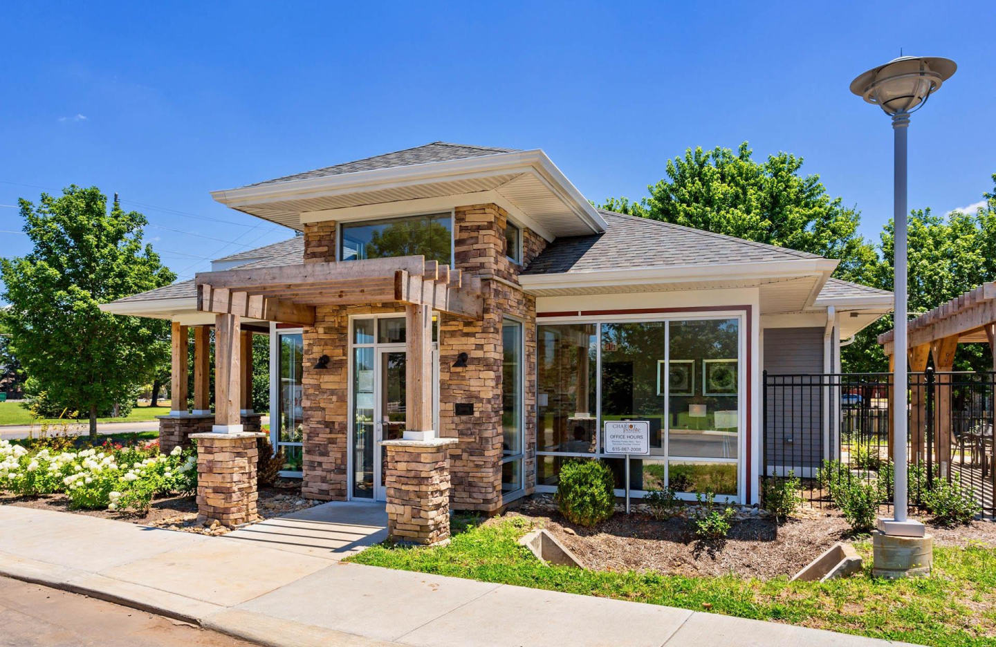 Chariot Pointe apartments Image 15