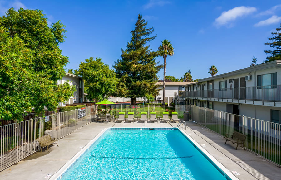 Autumn Oaks Townhomes & Apartments Image 5