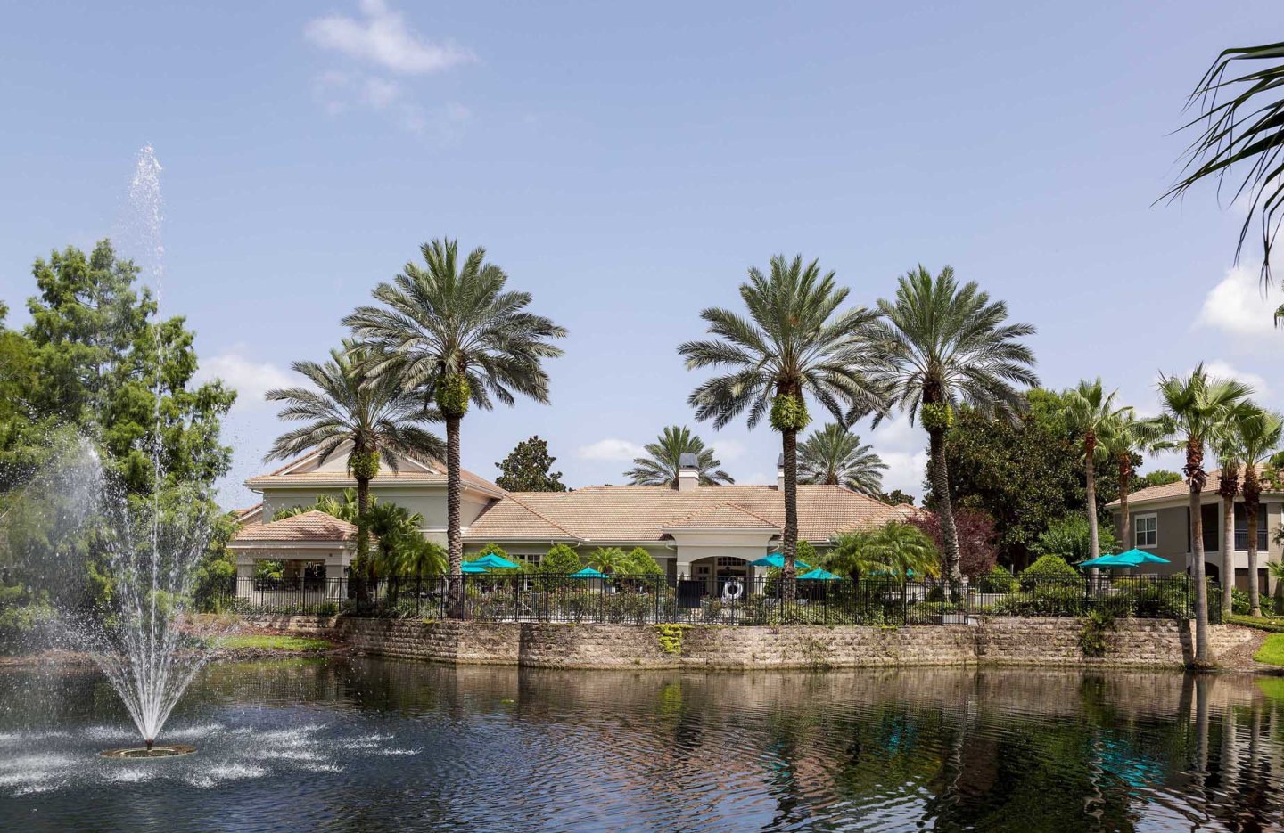 Lake's Edge Apartments Image 30
