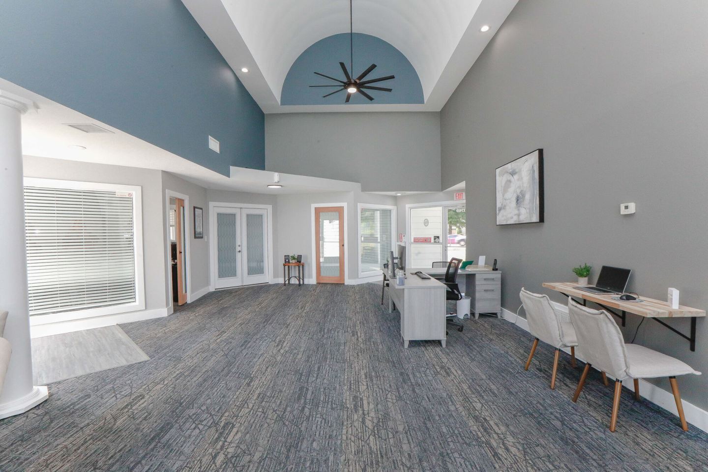 Royal Pointe Image 21