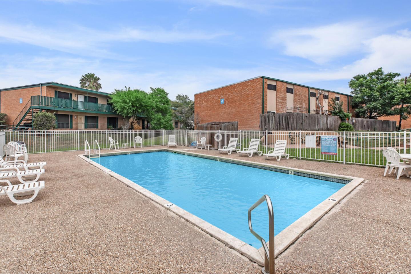 Chateau Santa Fe Apartments Image 26