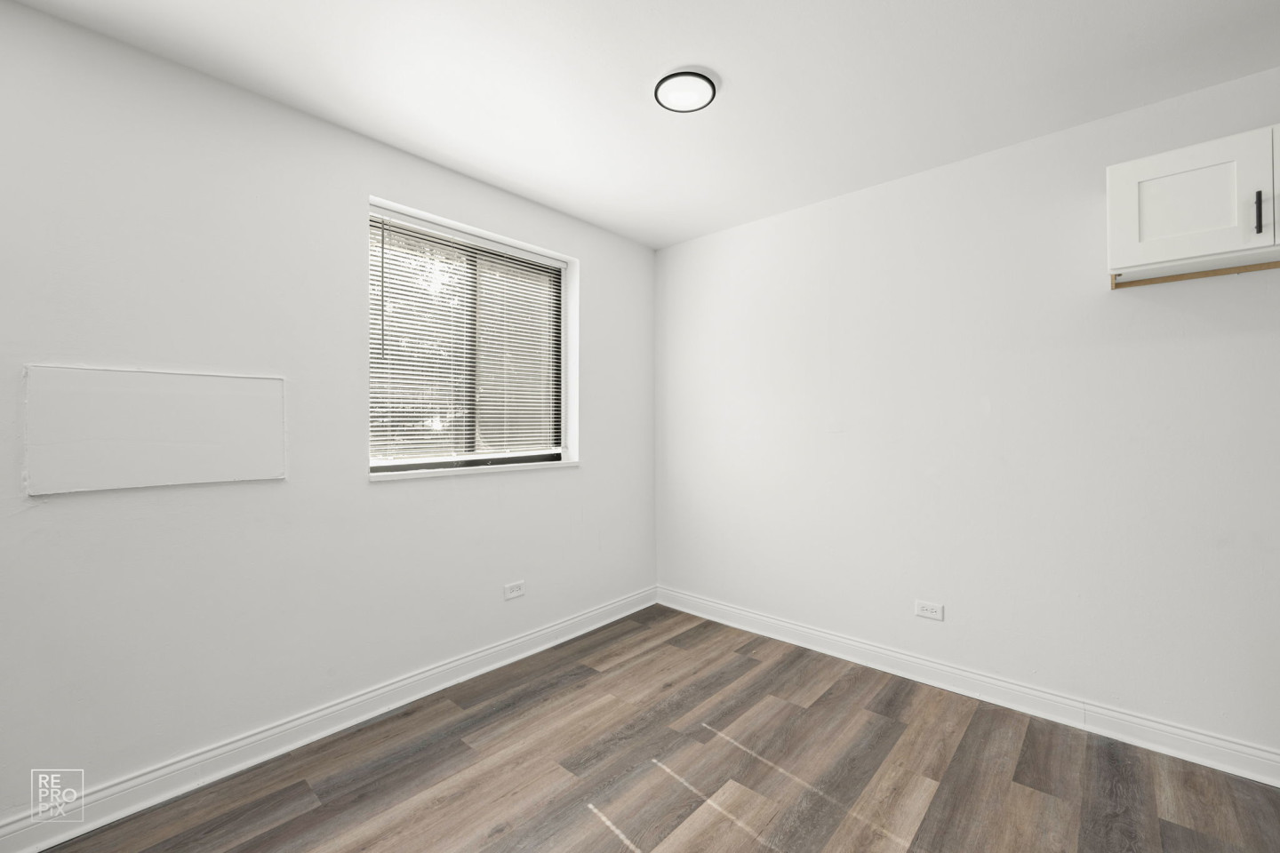 8342-8350 S Ellis Ave Image 16