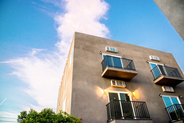 1337 W 36th Place - Co-Living Image 11