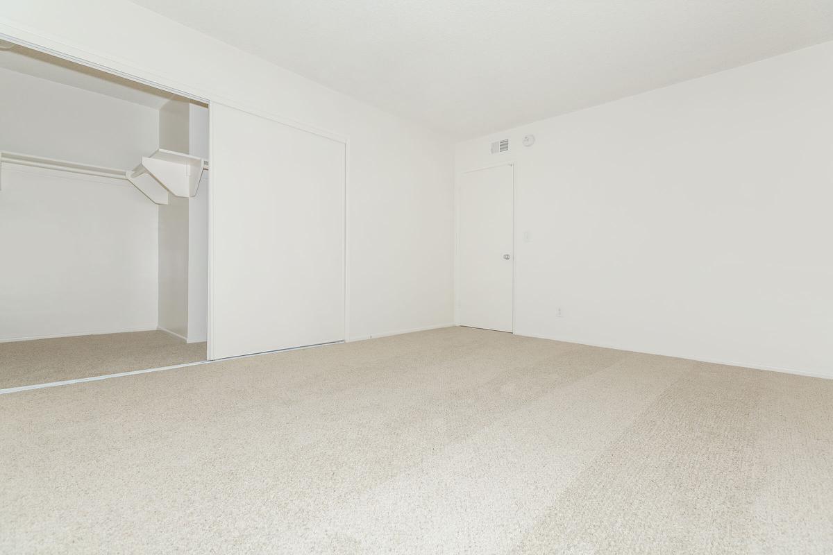 Hampshire Square Image 30