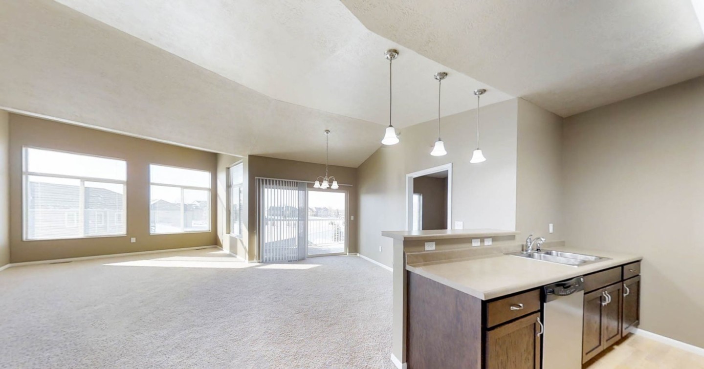 MacArthur Square Apartments Image 14