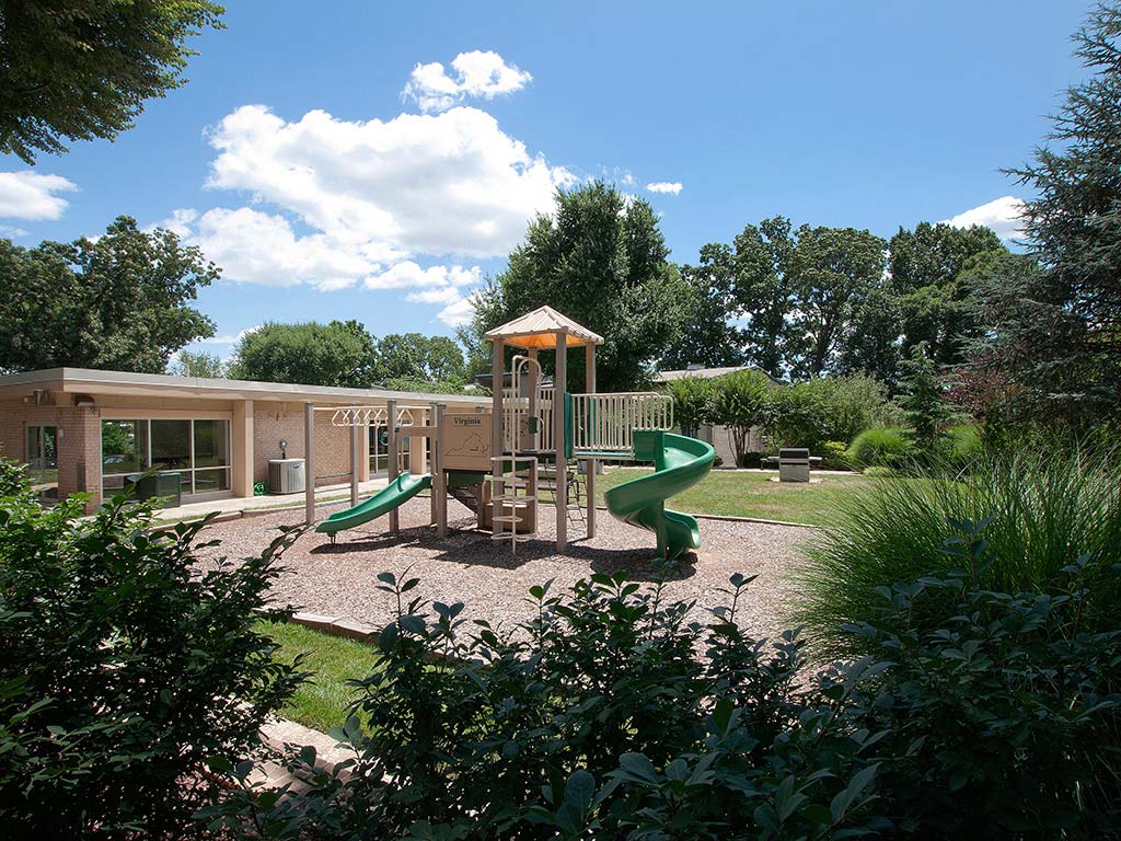 Tysons Glen and Devonshire Square Apartments & Townhomes Image 1