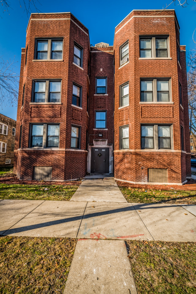 6400 S. Rockwell Street Apartments Image 11