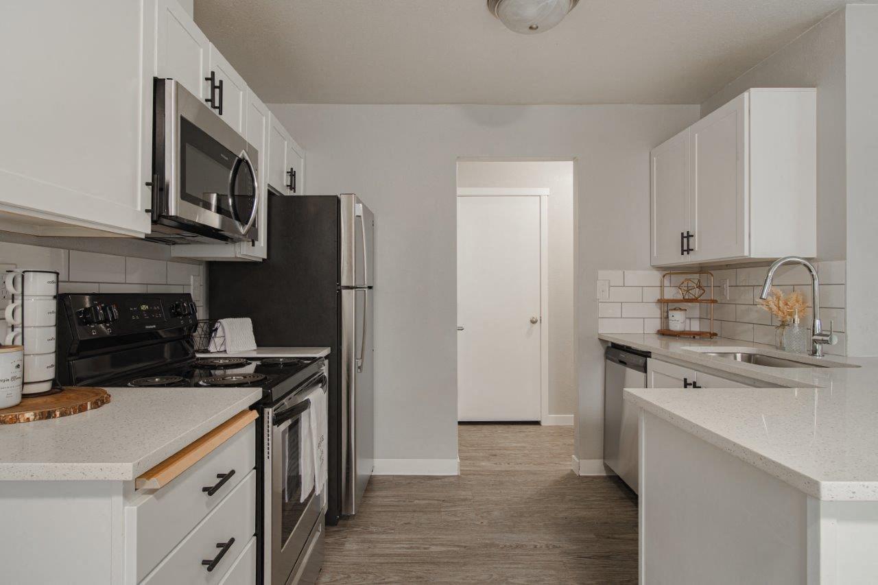 Deercreek Apartments Image 10
