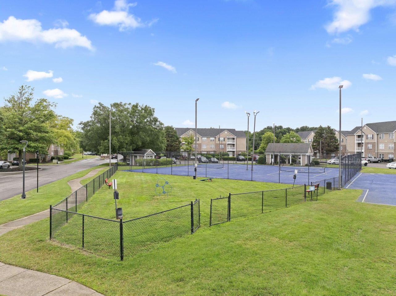 Student Housing - 1540 Place Image 19