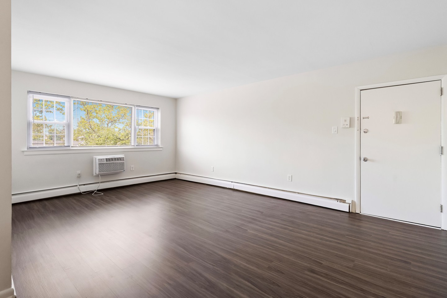 Carriage House Apartments Image 14