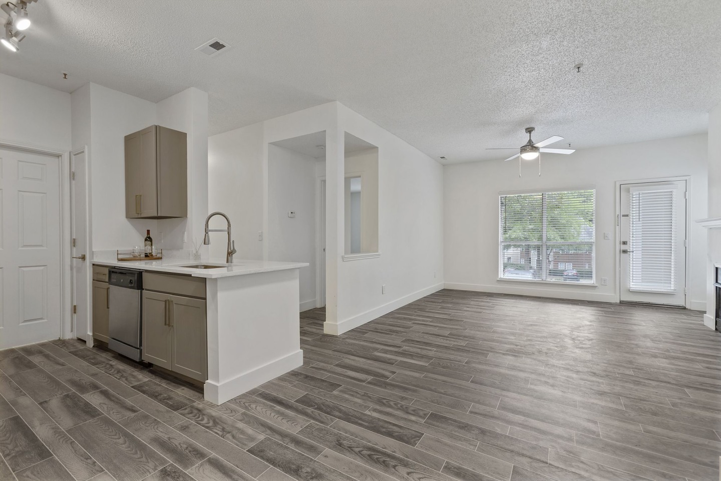 The Ashton Apartments Image 5