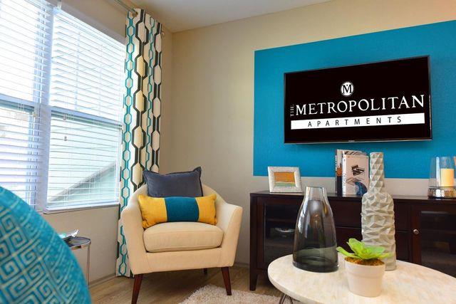 The Metropolitan Image 15