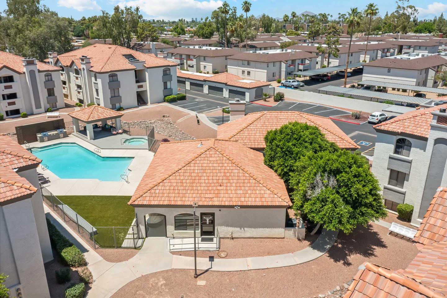Twin Palms Image 43