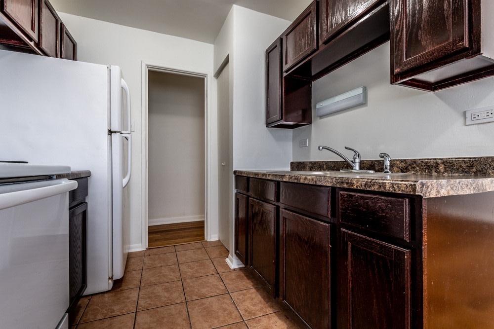 8334 S Ellis Ave Image 5