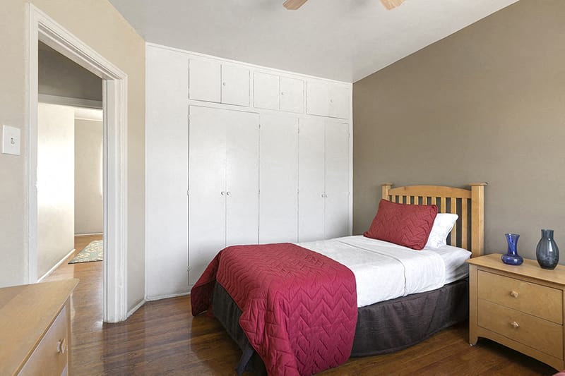 Wyvernwood Garden Apartments Image 15