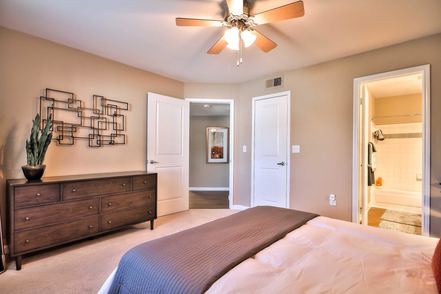 Rosemeade Apartment Homes Image 32
