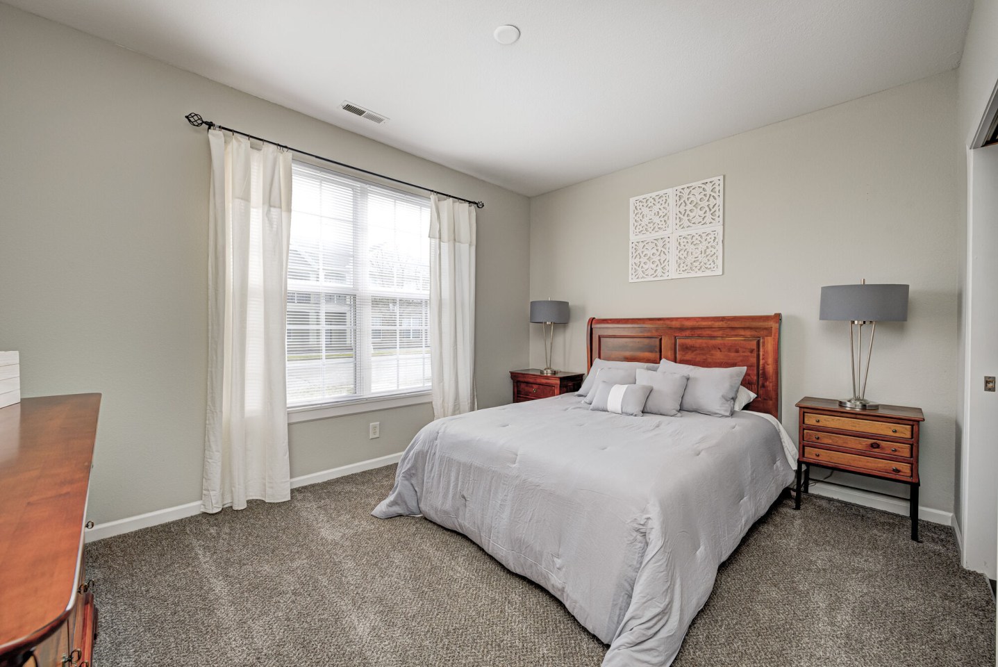 Linden Square Image 13
