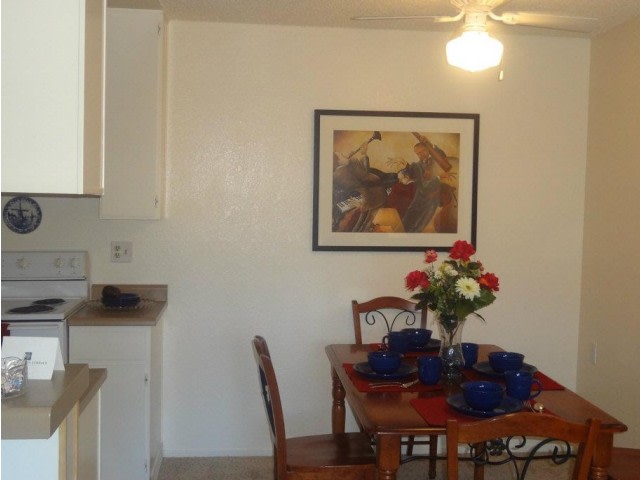 Pinewood Place Apartments Image 12