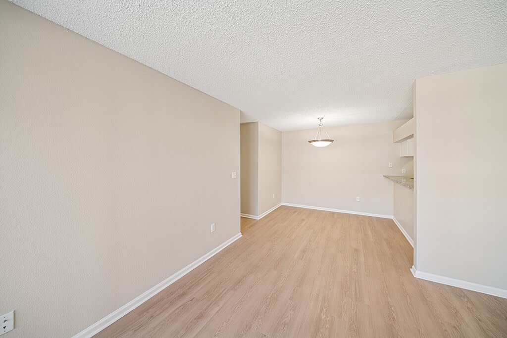 Rock Peak on Sunset Apartments Image 2