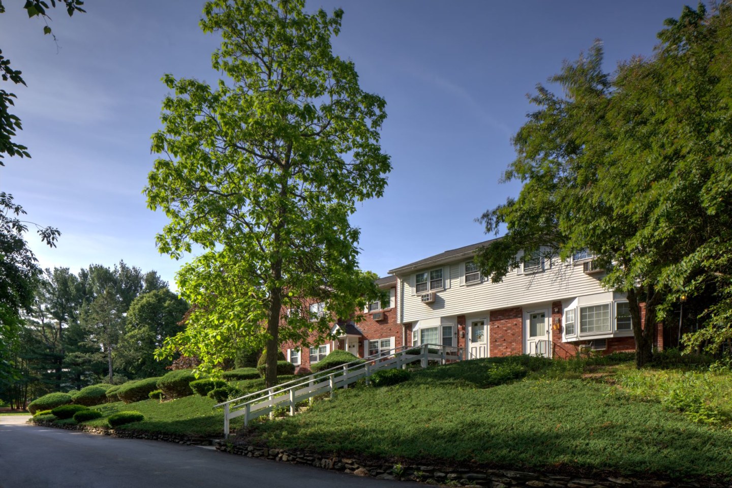 Town and Country Image 8